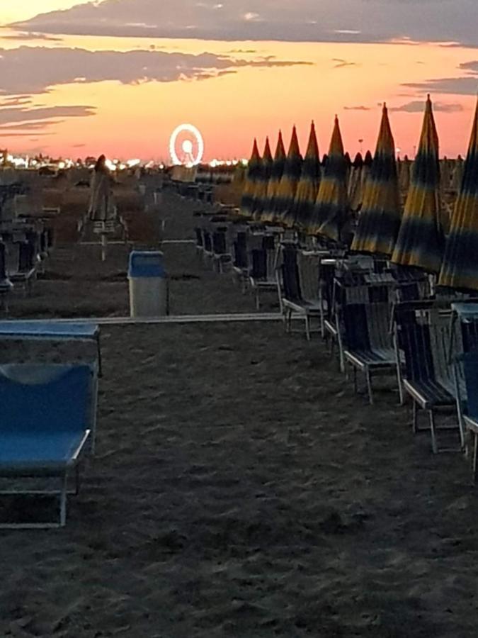 Hotel Savina Ρίμινι Εξωτερικό φωτογραφία