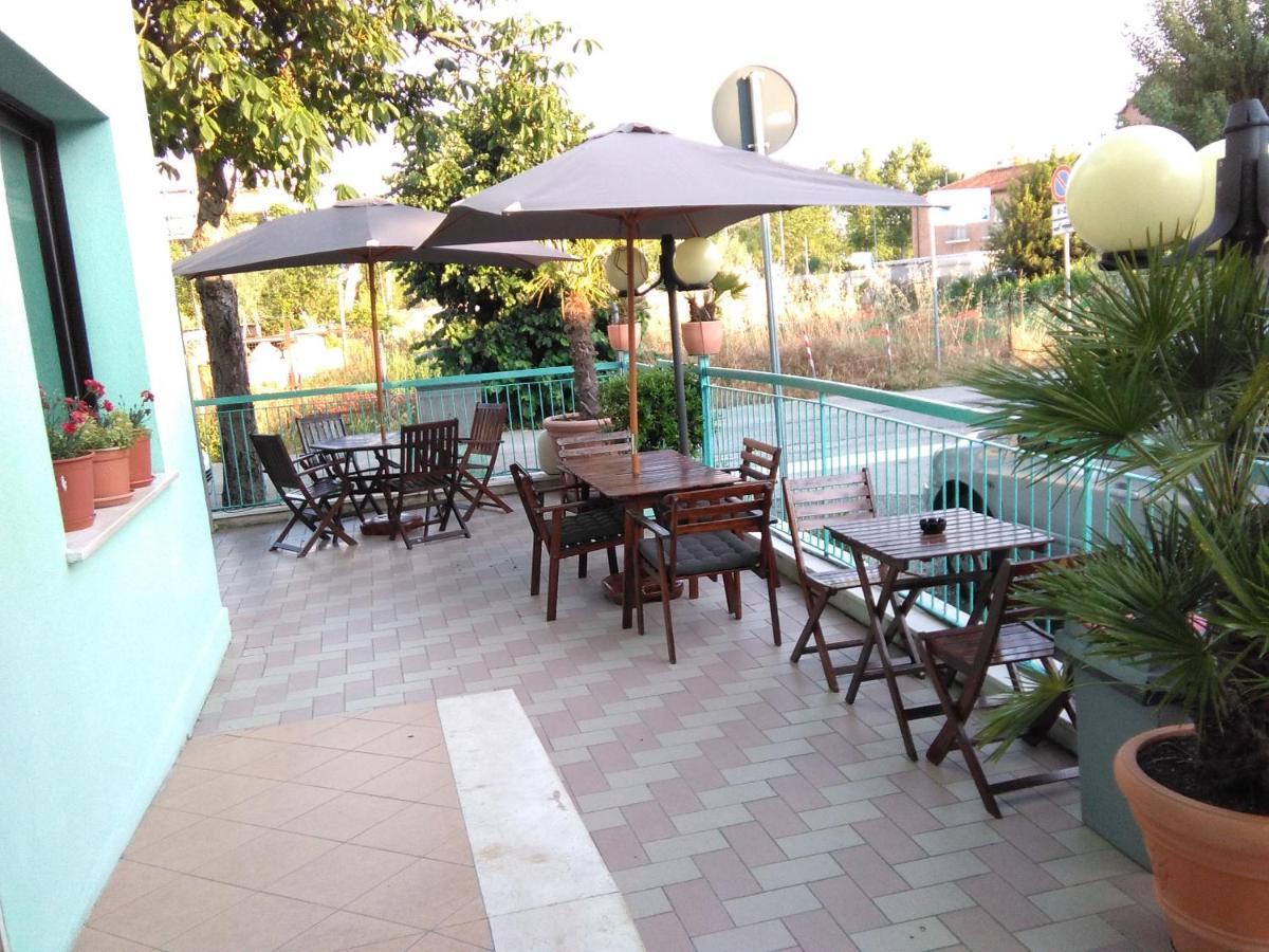 Hotel Savina Ρίμινι Εξωτερικό φωτογραφία
