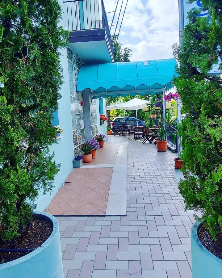 Hotel Savina Ρίμινι Εξωτερικό φωτογραφία
