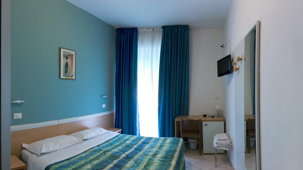 Hotel Savina Ρίμινι Εξωτερικό φωτογραφία