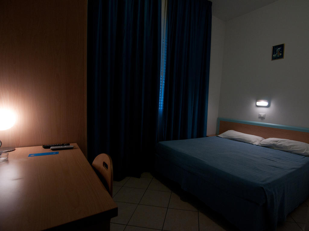 Hotel Savina Ρίμινι Εξωτερικό φωτογραφία